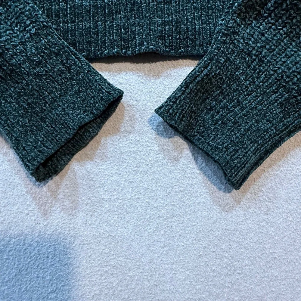 Jon‎ & Anna Contemporary Chenille Mock Neck Soft Knit Cropped Sweater Women L